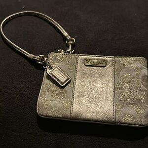 Coach metallic 4 x 6 really clean nice looks new without tags